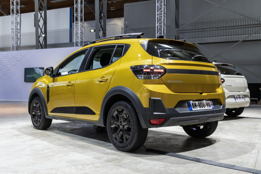 Dacia Sandero Stepway, pogled na zadnji kraj sa natpisom Sandero i zadnjim svetlima
