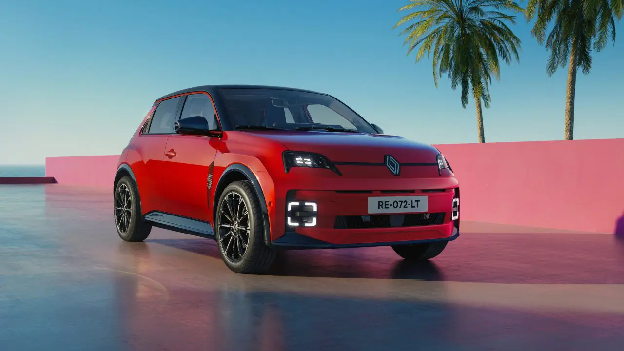 Renault 5 E-Tech electric, crvena (Rouge Flamme), prednja bočna strana