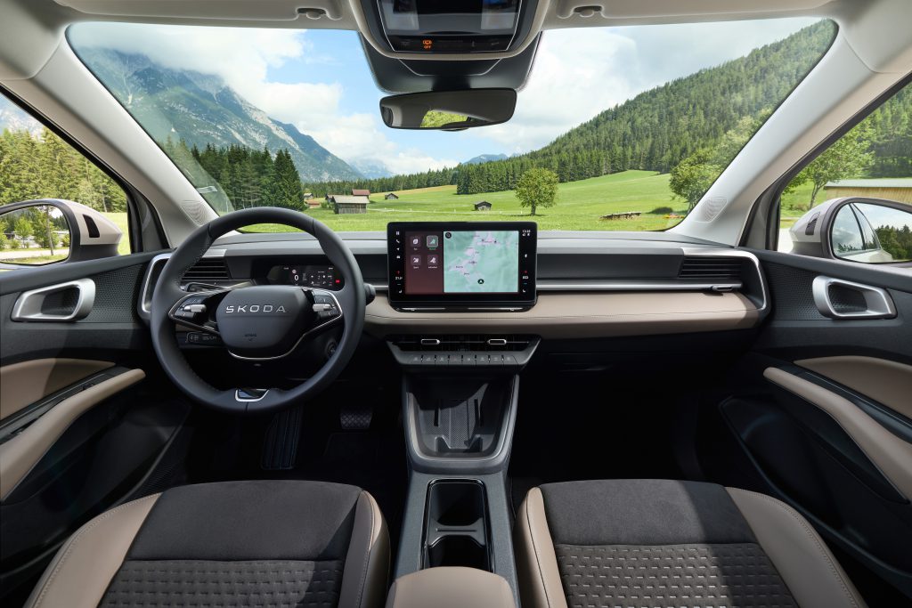 Enterijer Škoda Epiqa, kokpit sa ekranom od 13 inča i digitalnom tablom instrumenata