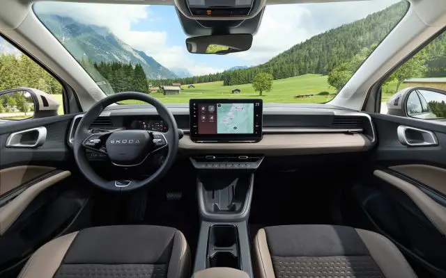 Enterijer Škoda Epiqa, kokpit sa ekranom od 13 inča i digitalnom tablom instrumenata