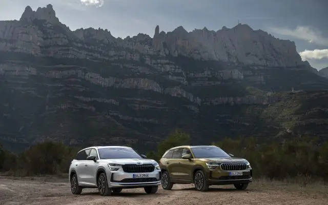 Škoda Kodiaq (druga generacija, 2024+), prednja bočna strana, u planinskom krajoliku