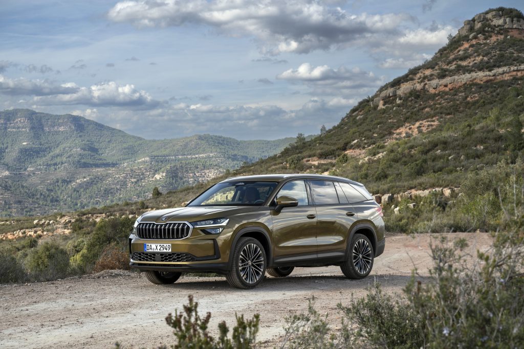 Detalj centralnog infotainment ekrana sa navigacijom u Škoda Kodiaq