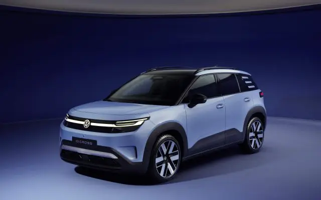 Volkswagen ID. Cross, prednja bočna strana, studijski snimak