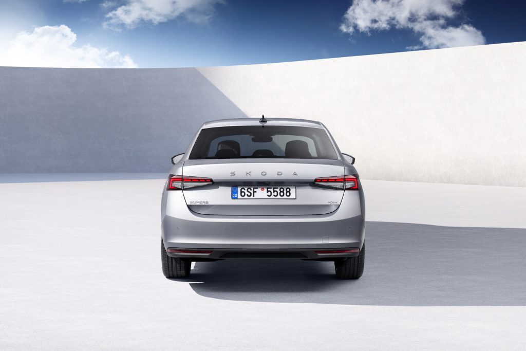 Škoda Superb (četvrta generacija, 2024+), liftback, pogled otpozadi