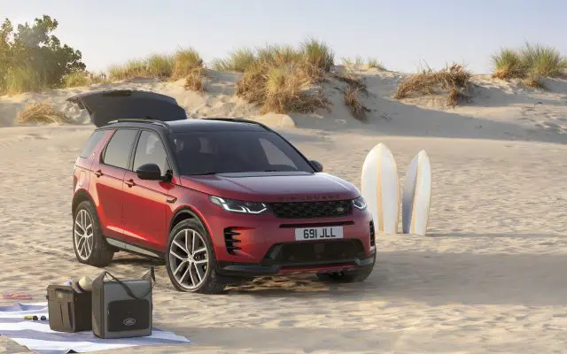 Land Rover Discovery Sport 26MY, eksterijer prednji ugao