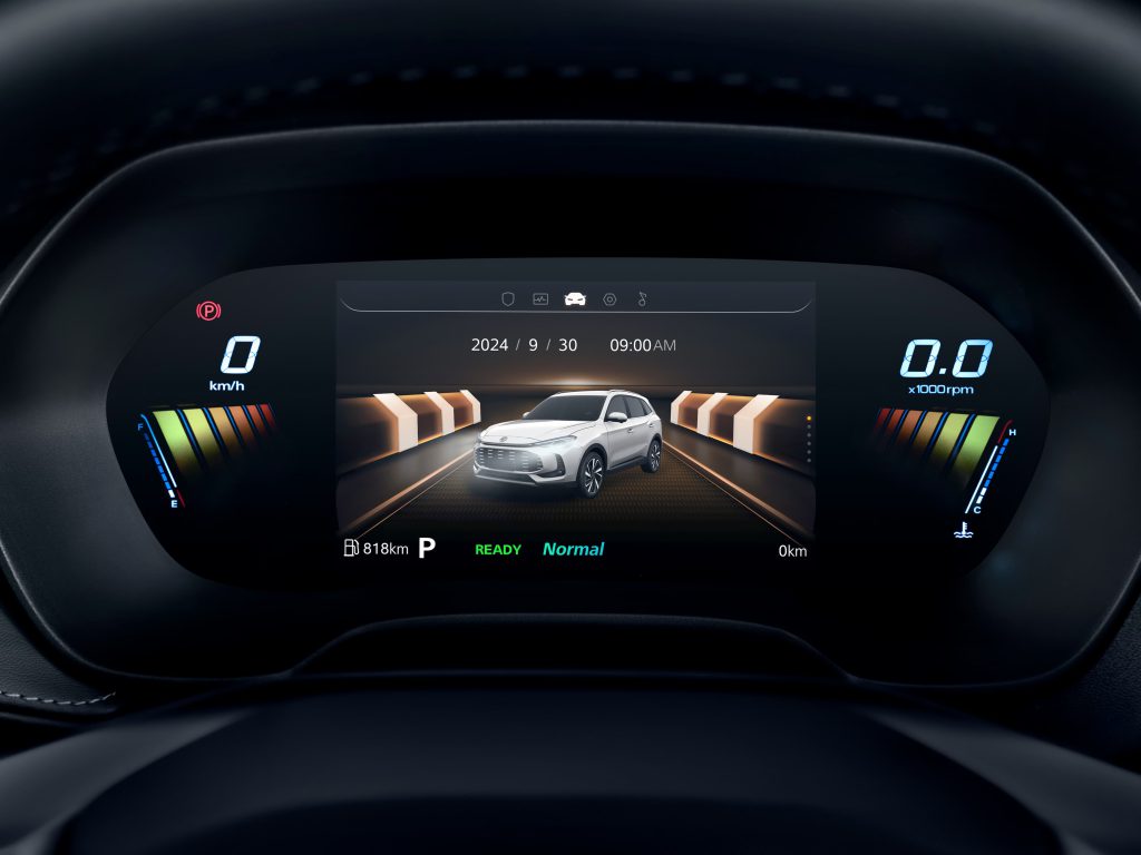 MG ZS Hybrid+, digitalna instrument tabla