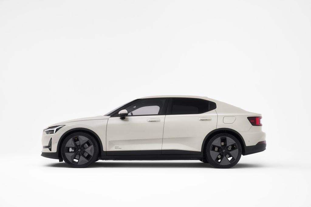 Polestar 2 fotografisan iz bočnog profila, fastback silueta karoserije