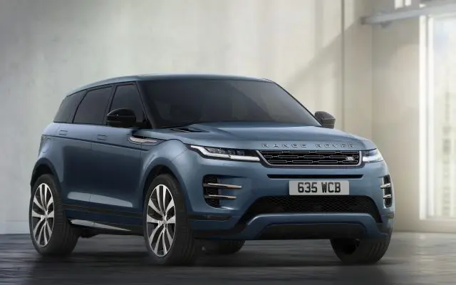 Range Rover Evoque, plavi, pogled na prednji deo i masku hladnjaka