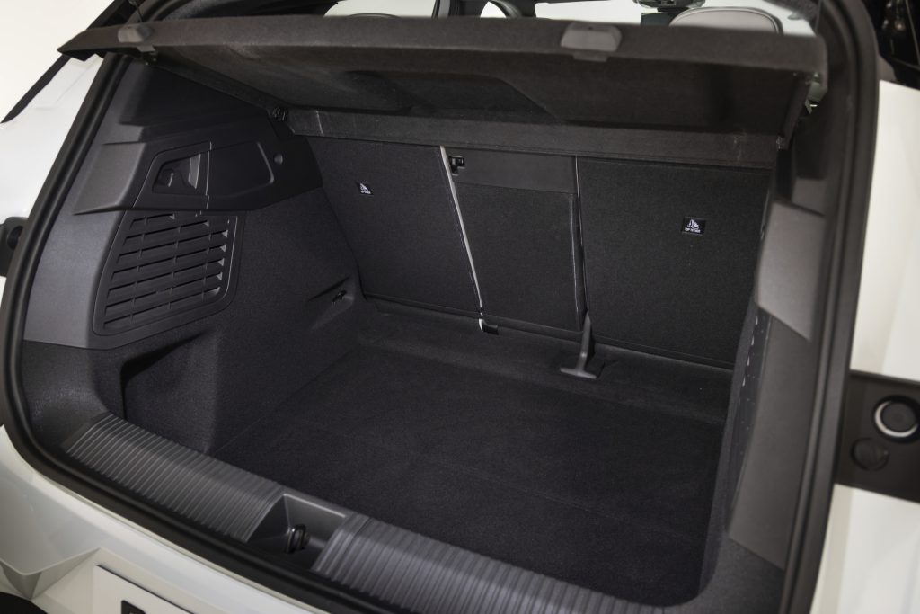 Prtljažnik Renault Scenic E-Tech sa podignutim naslonima zadnjih sedišta