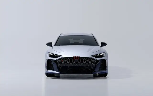 Audi RS 5 (2026), pogled spreda sa Singapurske premijere