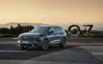 Audi Q7 model 2026, pogled spreda sa strane, statični snimak na otvorenom