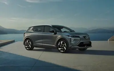 Mitsubishi Eclipse Cross EV, prednji tri četvrt ugao, statični eksterijer snimak