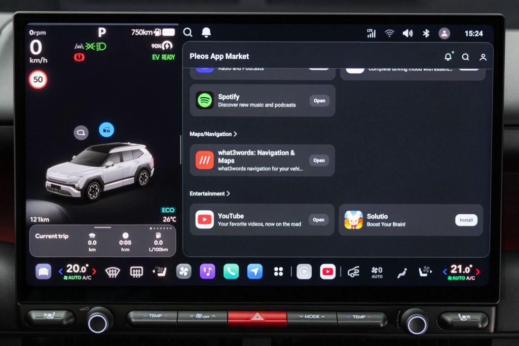 Krupni plan infotainment ekrana Hyundai Tucsona sa prikazom aplikacija