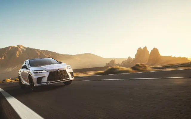 Lexus RX 500h F Sport Performance, prednji ugao tri četvrt