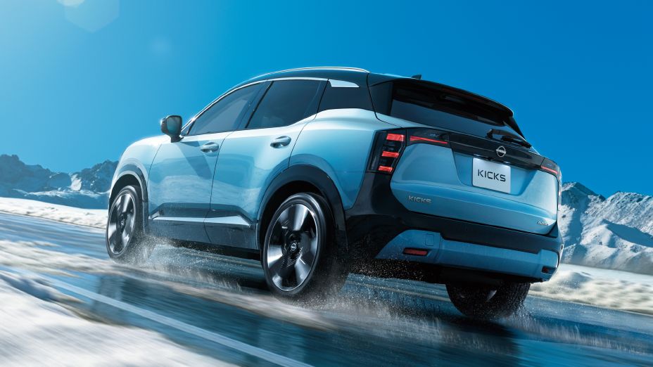 Nissan Kicks e-POWER, zadnji ugao, vožnja po snegu