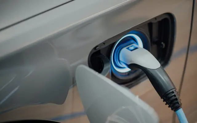 Punjenje električnog automobila kod kuće