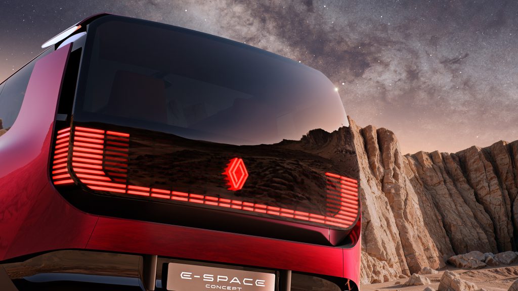 Detalj zadnjeg LED svetla u obliku slova U na Renault E-Space konceptu